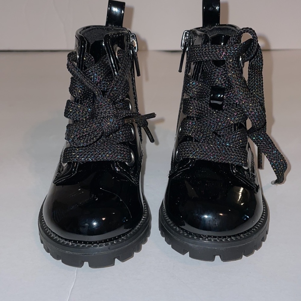 Seychelles Shinyao Black combat boots rainbow glittery black laces size 5